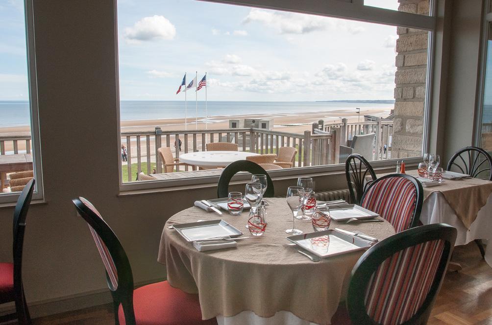 Logis Hotel Du Casino Restaurant Le Mathelia Vierville-sur-Mer Exterior photo