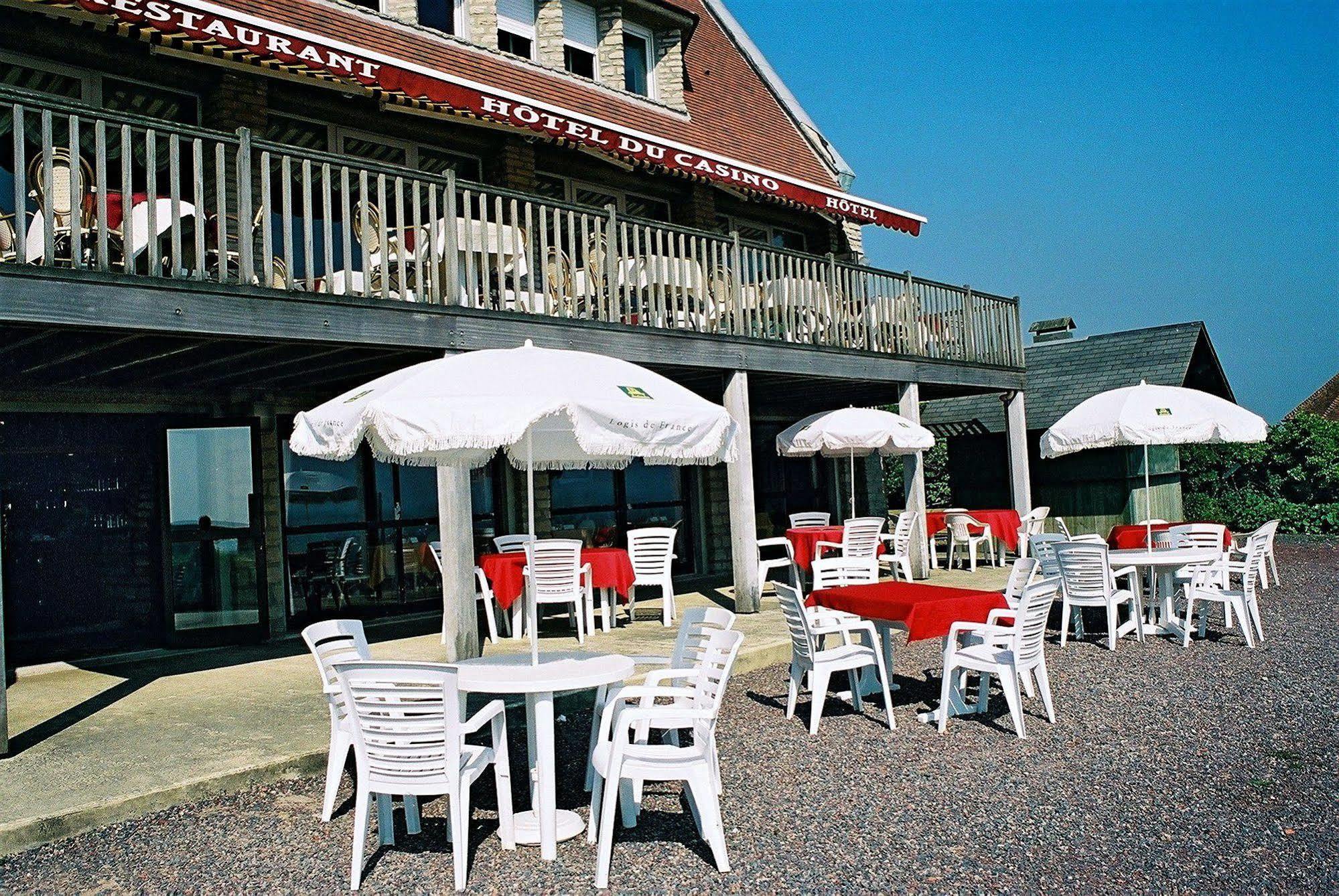 Logis Hotel Du Casino Restaurant Le Mathelia Vierville-sur-Mer Exterior photo